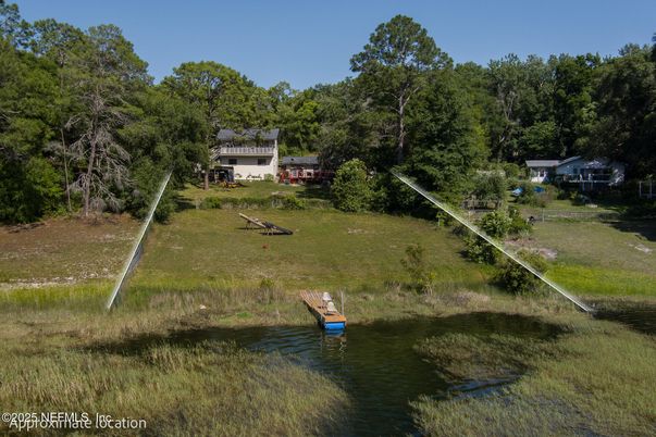 Exterior, Lake