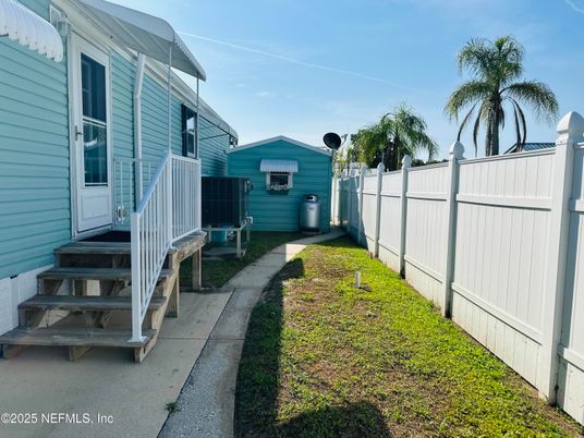 Backyard, Exterior