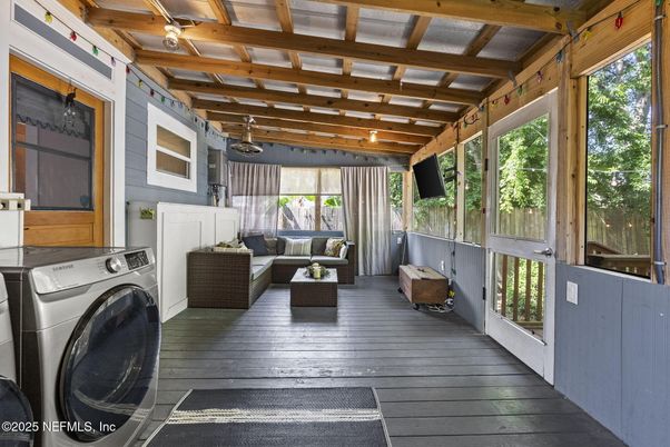 Interior, Washer, Wooden Beams, Wood Texture Flooring