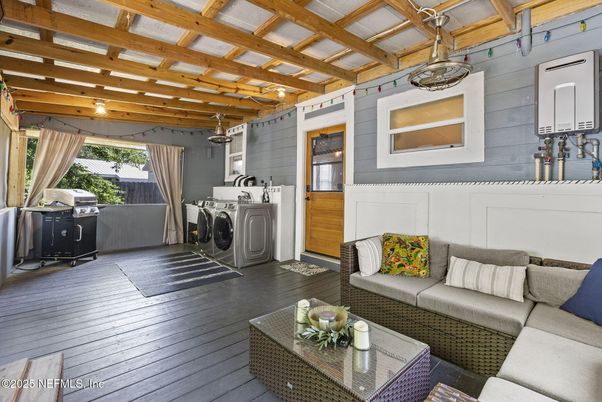 Interior, Washer, Wooden Beams, Wood Texture Flooring