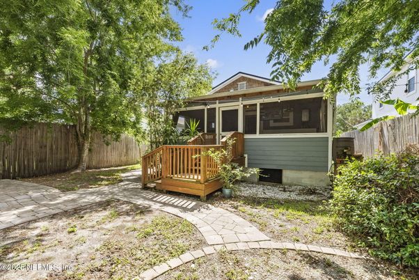 Exterior, Hot Tub
