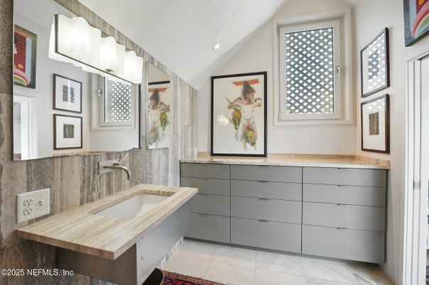 Bathroom, Interior, Recessed Lighting