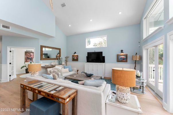 Interior, Living room, Recessed Lighting, Wood Texture Flooring