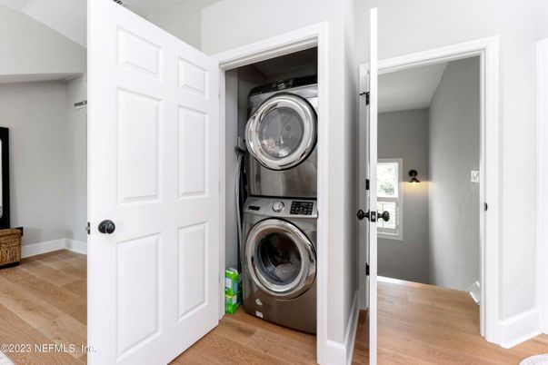Interior, Utility Closets, Washer, Wood Texture Flooring