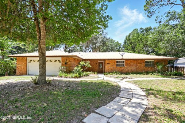 Attached, Exterior, Facade, Brick Facade, Ranch