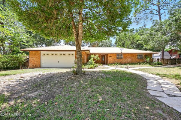 Attached, Exterior, Facade, Brick Facade, Ranch