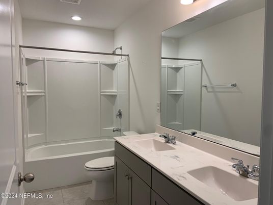 Bathroom, Dual Sink Vanities, Interior, Recessed Lighting