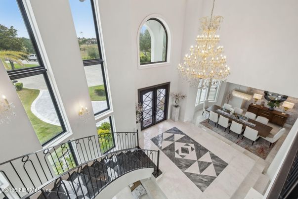 Chandelier, Interior, Living room