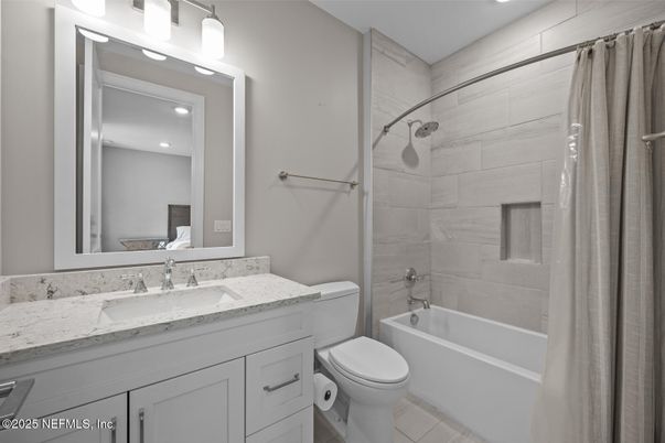 Bathroom, Interior, Recessed Lighting