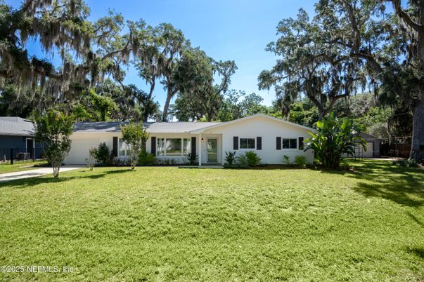 Backyard, Exterior, Facade, Ranch