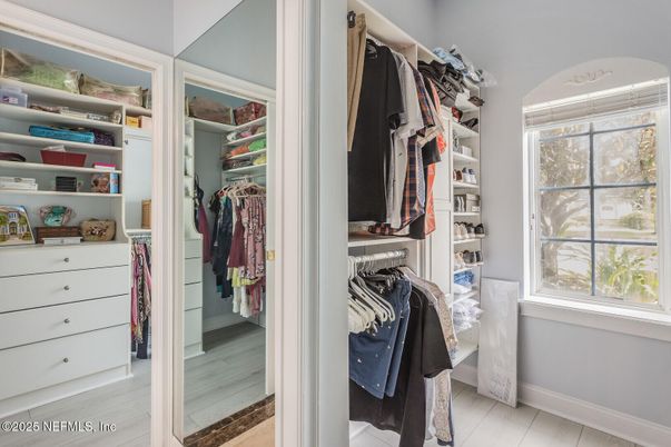 Interior, Walk-in Closets, Wood Texture Flooring