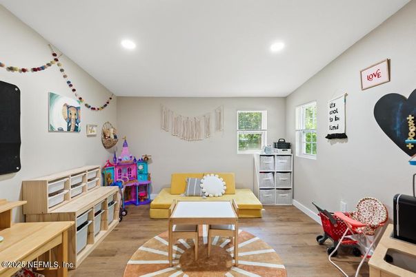 Interior, Recessed Lighting, Wood Texture Flooring