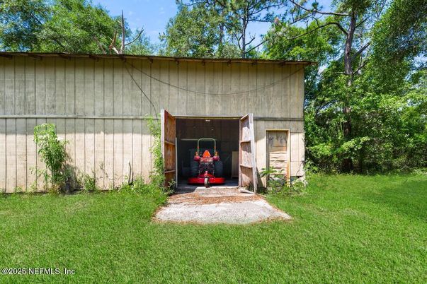 Backyard, Exterior