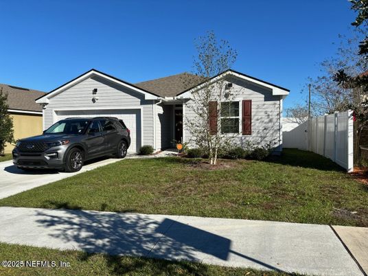 Attached, Exterior, Facade, Ranch
