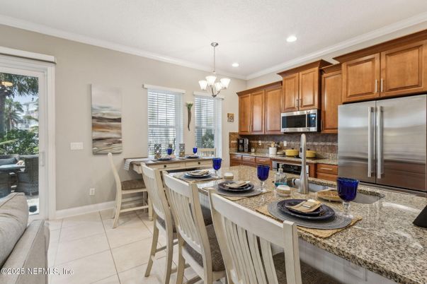 Chandelier, Dining room, Interior, Kitchen, Recessed Lighting, Stainless Steel Appliances