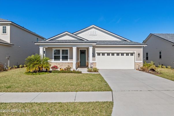 Attached, Exterior, Facade, American Craftsman