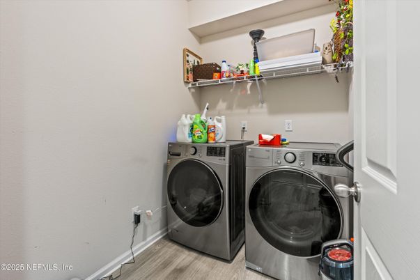 Interior, Washer, Wood Texture Flooring