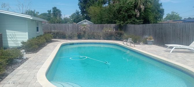 Exterior, Pool