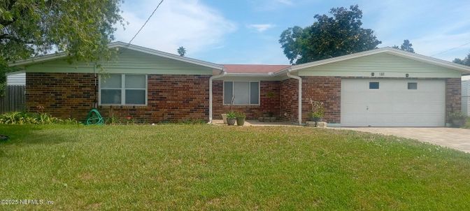 Attached, Exterior, Facade, Brick Facade, Ranch