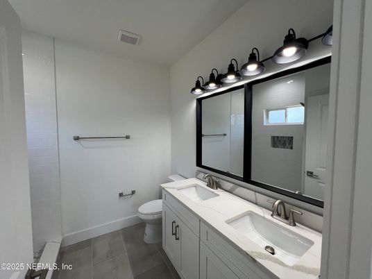 Bathroom, Dual Sink Vanities, Interior