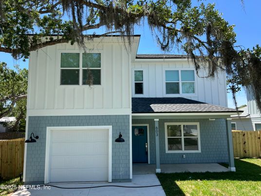 Attached, Exterior, Facade, Farmhouse
