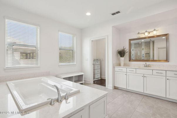 Bathroom, Dual Sink Vanities, Interior, Recessed Lighting