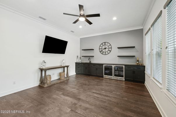 Interior, Recessed Lighting, Wood Texture Flooring