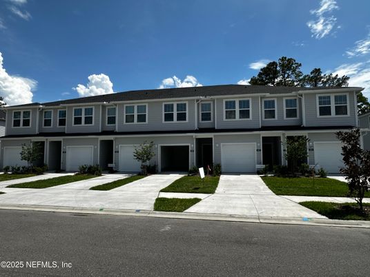 Attached, Exterior, Facade, Rowhouse