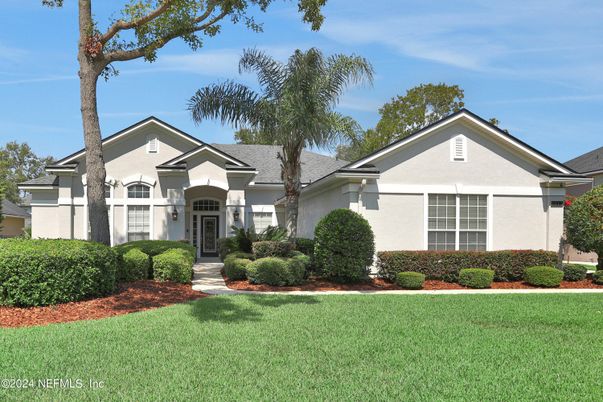 Exterior, Facade, Ranch