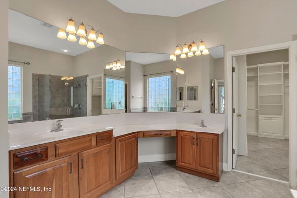 Bathroom, Dual Sink Vanities, Interior