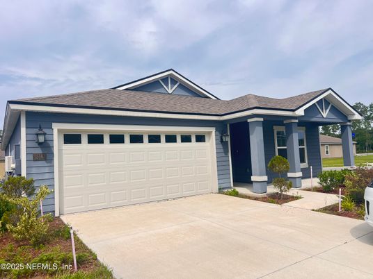 Attached, Exterior, Facade, Ranch