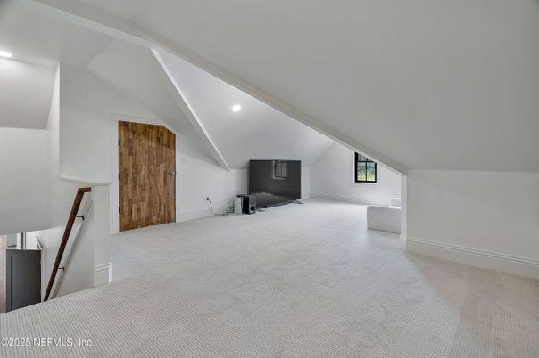 Empty room, Fitness Equipment, Interior, Recessed Lighting