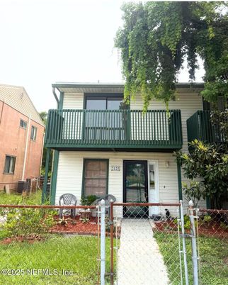 Exterior, Facade, None