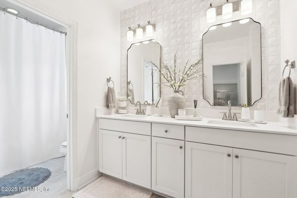 Bathroom, Dual Sink Vanities, Interior