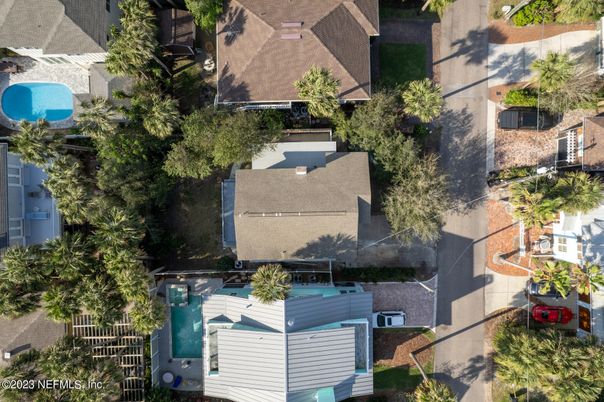 Exterior, Drone