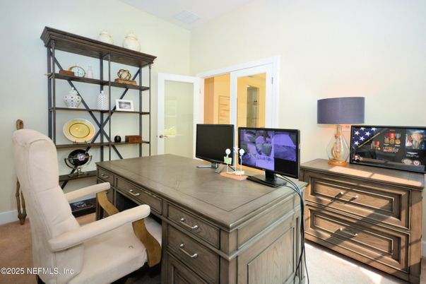 Home Office, Interior