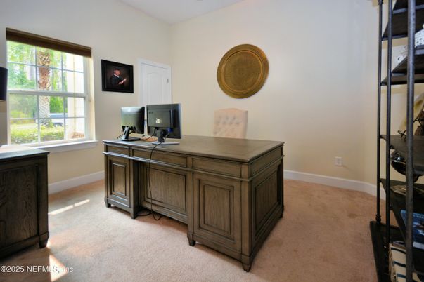 Home Office, Interior