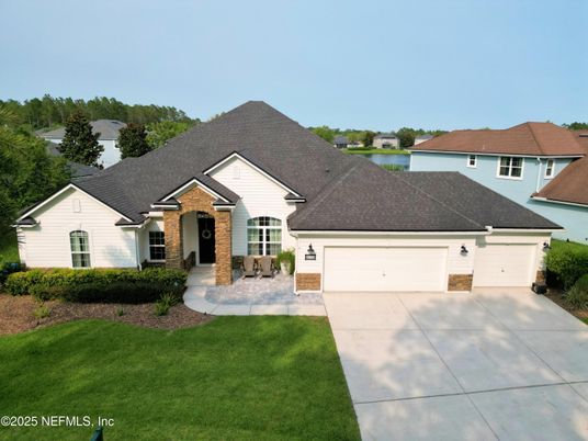 Attached, Exterior, Facade, Ranch