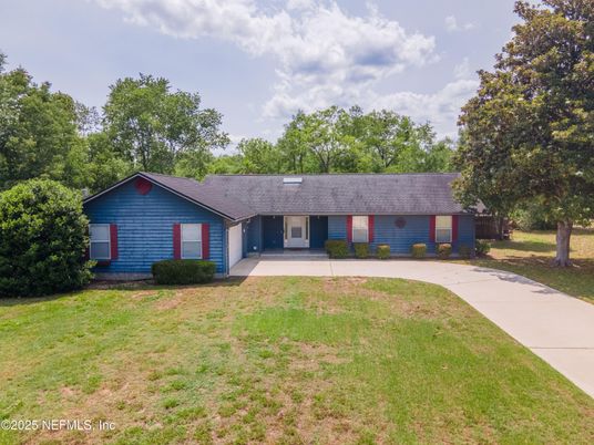 Backyard, Exterior, Facade, Ranch