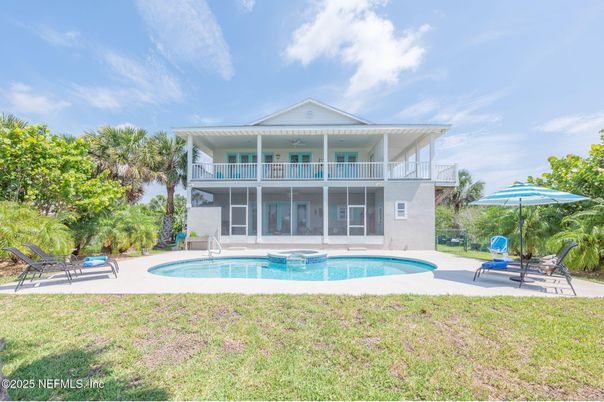 Exterior, Pool