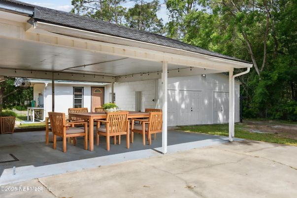 Detached Garage, Exterior