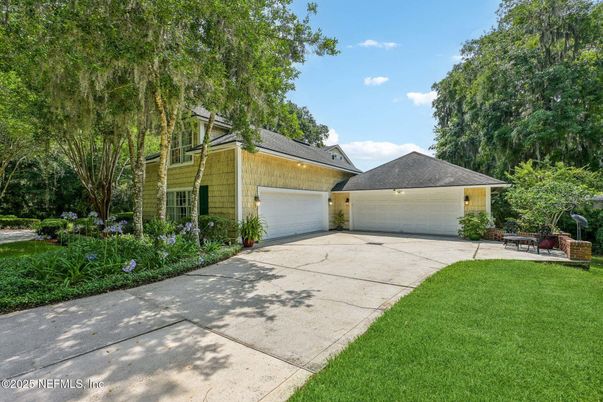 Detached Garage, Exterior