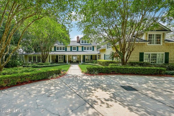 Exterior, Facade, American Foursquare