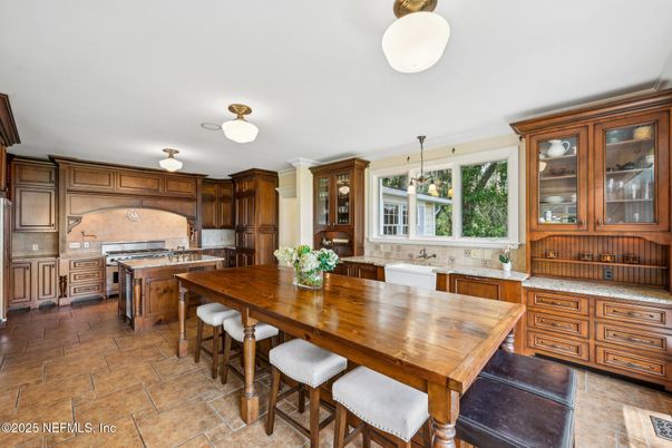 Dining room, Interior, Kitchen, Pendant Lights, Stainless Steel Appliances