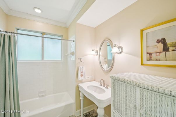Bathroom, Interior, Recessed Lighting