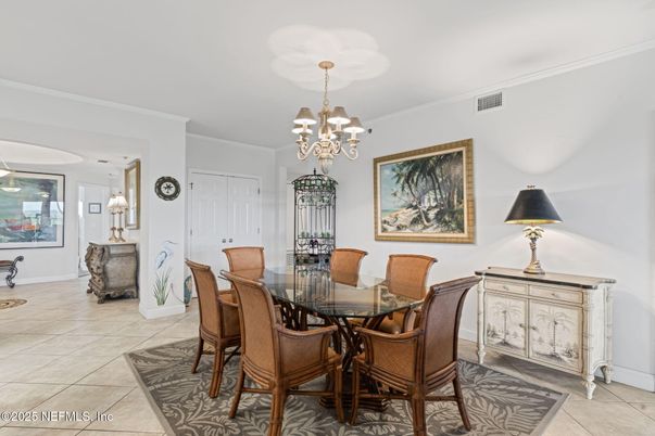 Chandelier, Dining room, Interior