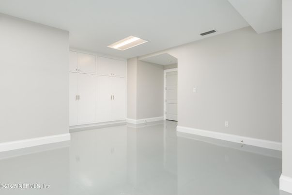 Empty room, Interior, Recessed Lighting