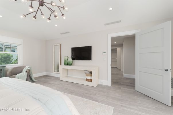 Bedroom, Interior, Pendant Lights, Recessed Lighting, Wood Texture Flooring