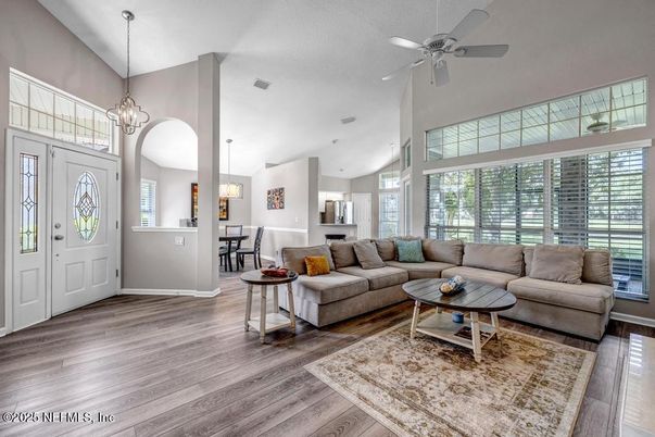 Chandelier, Dining room, Interior, Living room, Pendant Lights, Wood Texture Flooring