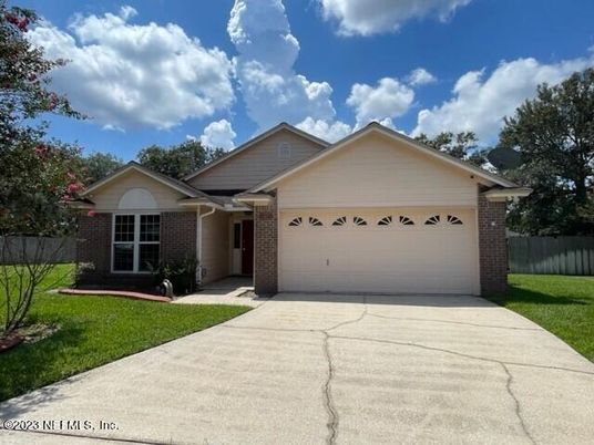 Attached, Exterior, Facade, Brick Facade, Ranch